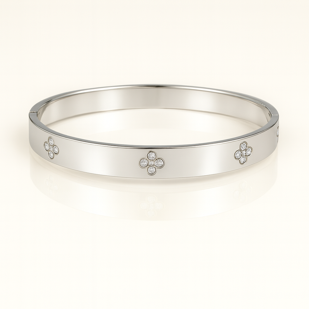 “Lumière Clover” Bangle